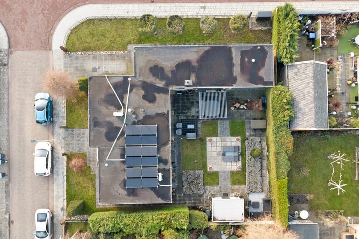 Foto 38 van Zonnebloemstraat 1