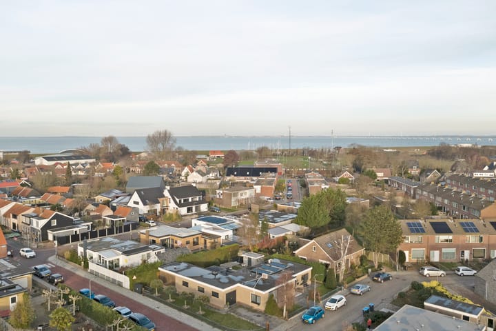 Foto 42 van Zonnebloemstraat 1