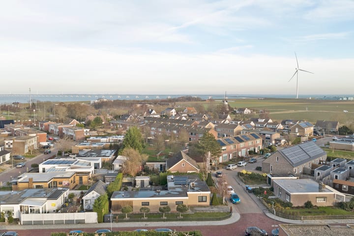 Foto 43 van Zonnebloemstraat 1