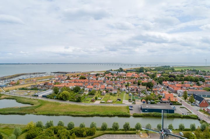 Foto 47 van Zonnebloemstraat 1