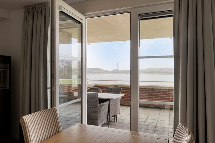 Foto 15 van Charley Tooropstraat 20