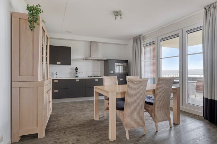 Foto 17 van Charley Tooropstraat 20