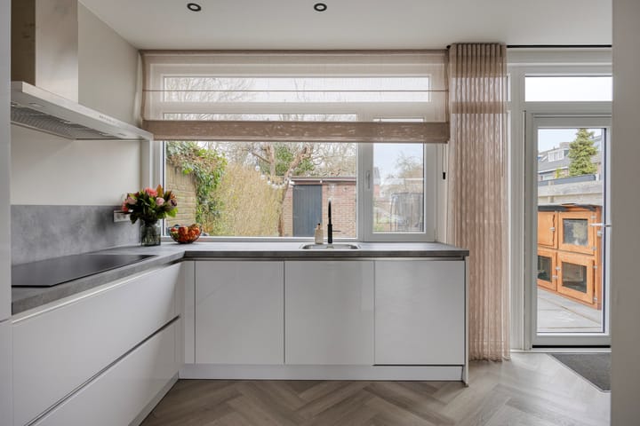 Photo 11 of Paulus Potterdreef 4