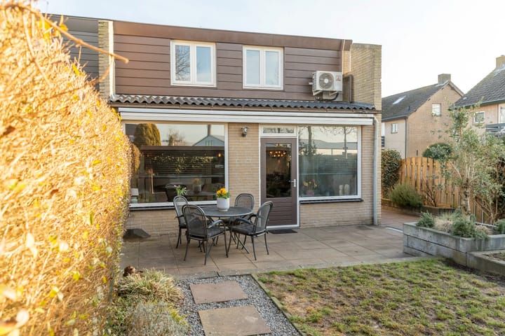 Foto 84 van Ridder Alartlaan 92