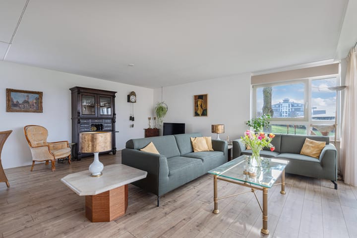 Photo 12 of Winter 4