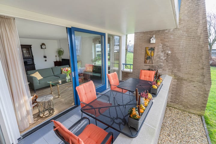 Photo 19 of Winter 4