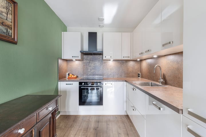 Photo 21 of Winter 4