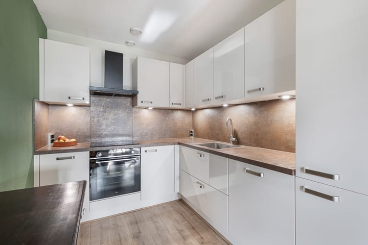 Photo 22 of Winter 4