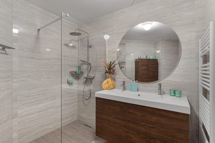 Photo 28 of Winter 4