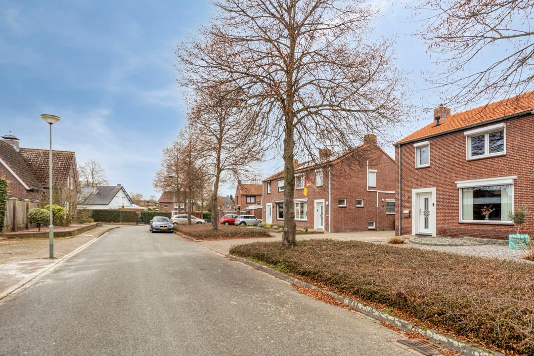 Photo 31 of Bernhardstraat 5