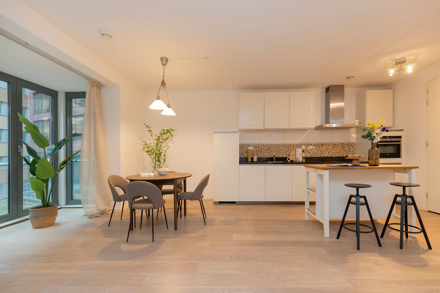 Photo 10 of Willem Frederik Hermansstraat 95