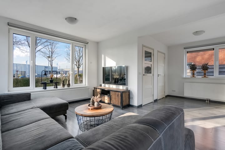 Foto 21 van Auwemalaan 1-3