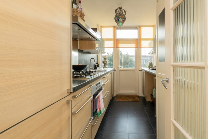 Photo 12 of Resedastraat 18