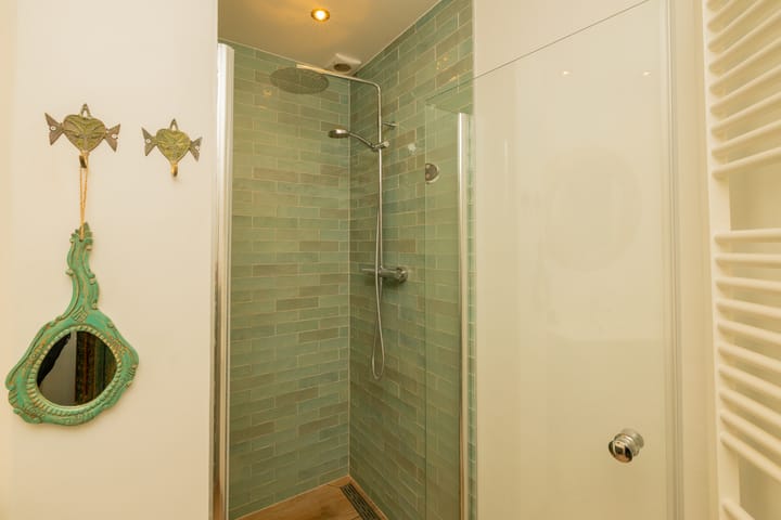 Photo 20 of Resedastraat 18