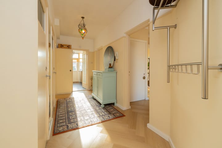 Photo 28 of Resedastraat 18