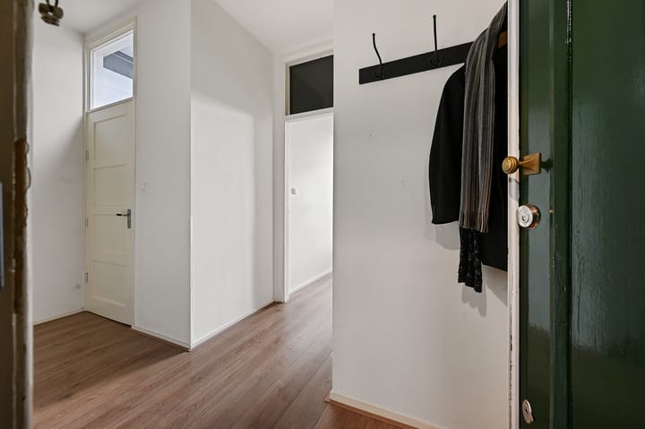 Photo 2 of Caan van Necklaan 90