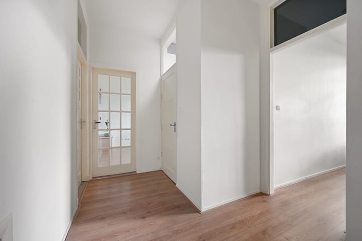 Photo 4 of Caan van Necklaan 90