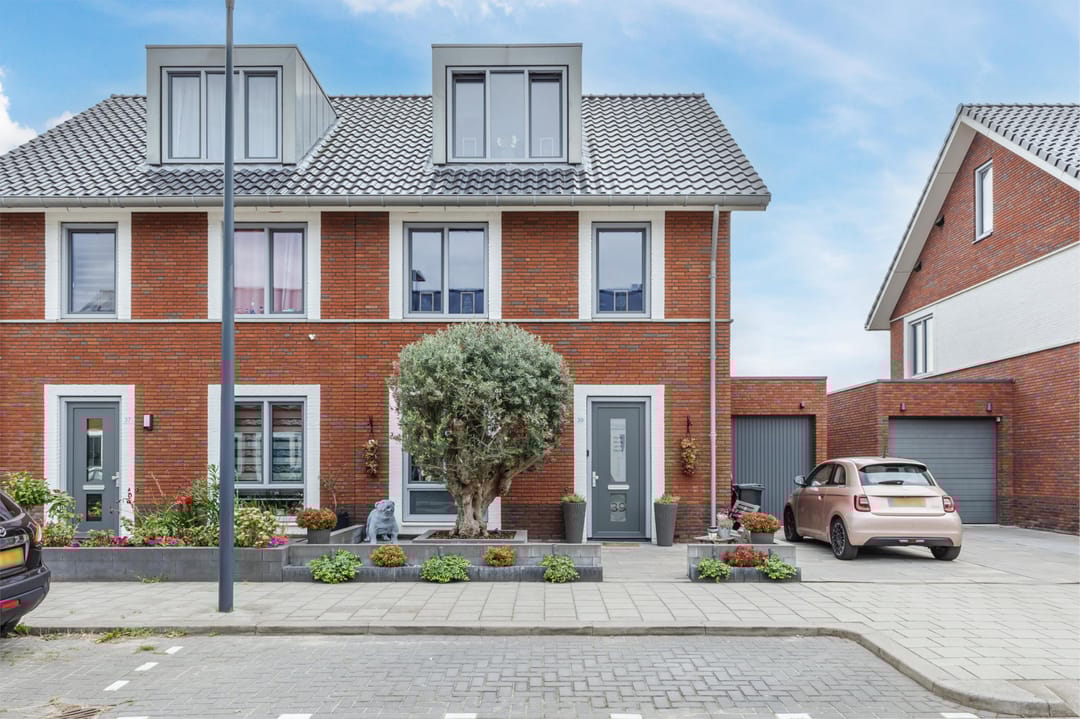 Photo 1 of Esther Vergeerstraat 39