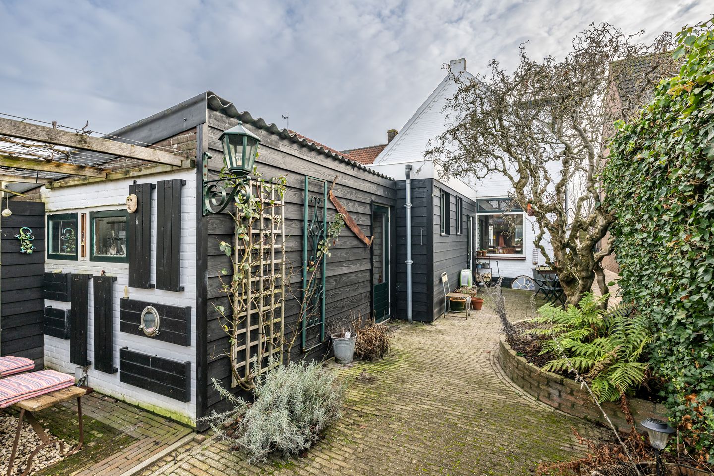 Photo 5 of Burgemeester Sterkstraat 9