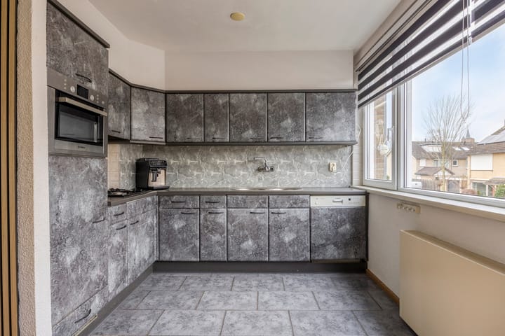 Foto 16 van Leliestraat 52