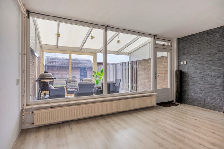 Foto 32 van Leliestraat 52