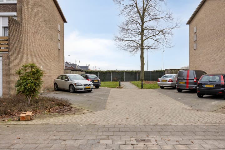 Foto 42 van Leliestraat 52