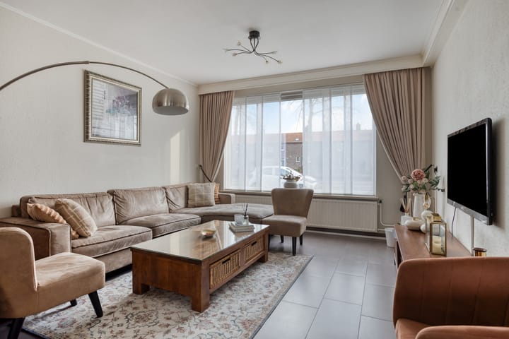 Photo 14 of Van Hogendorpplein 45