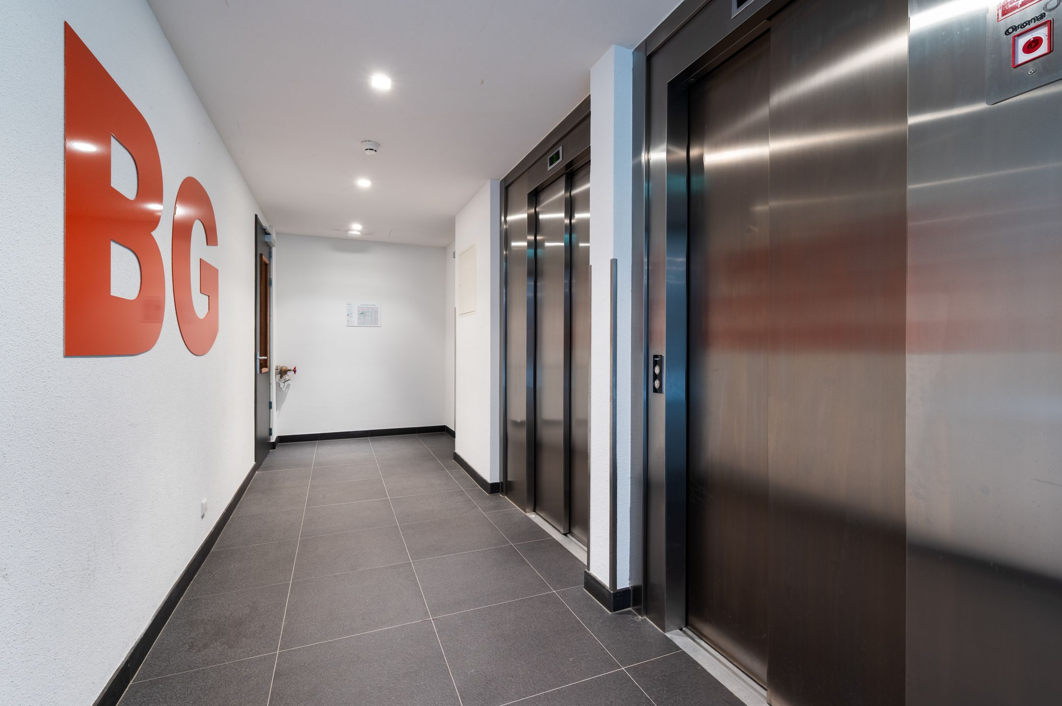 Photo 39 of Müllerkade 821