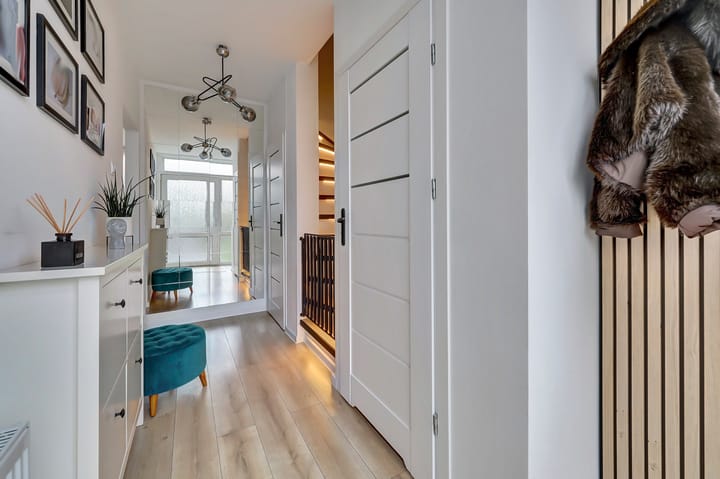 Photo 15 of Van Broekhuisenstraat 7