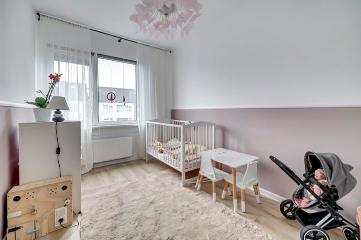 Photo 20 of Van Broekhuisenstraat 7