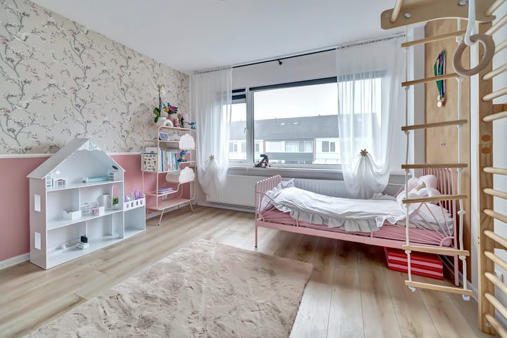 Photo 21 of Van Broekhuisenstraat 7