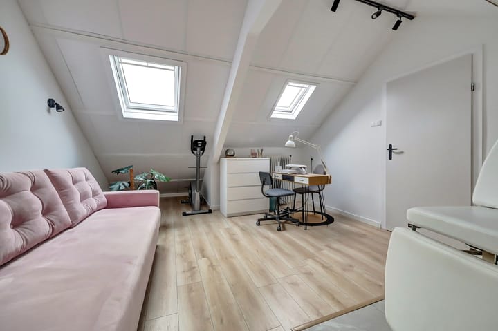 Photo 27 of Van Broekhuisenstraat 7