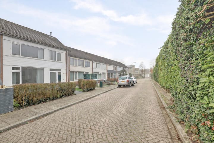 Photo 34 of Van Broekhuisenstraat 7