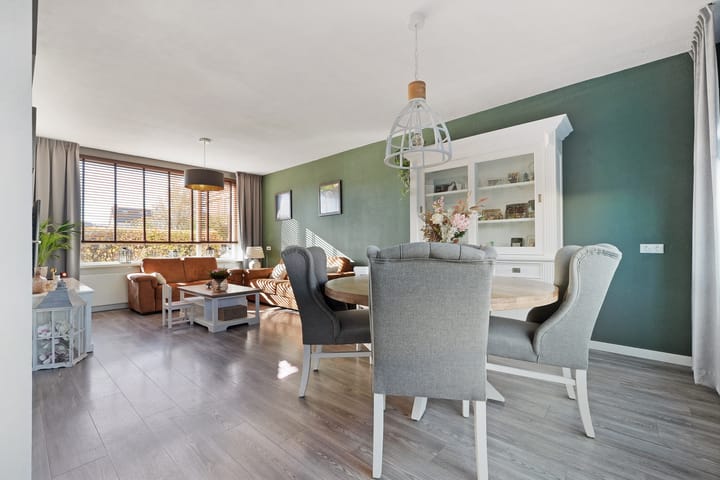 Foto 12 van Oostzeestraat 10