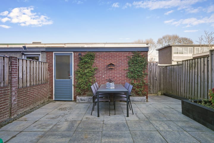 Foto 19 van Oostzeestraat 10