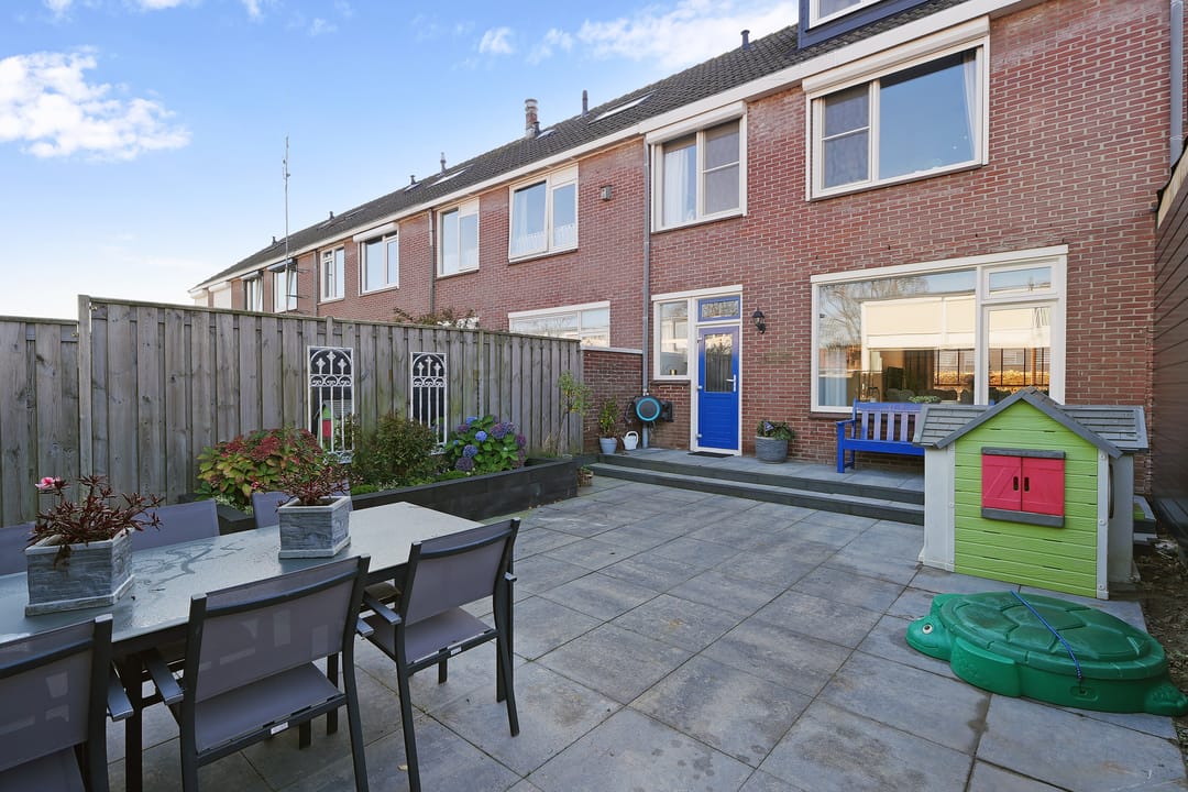 Photo 28 of Oostzeestraat 10