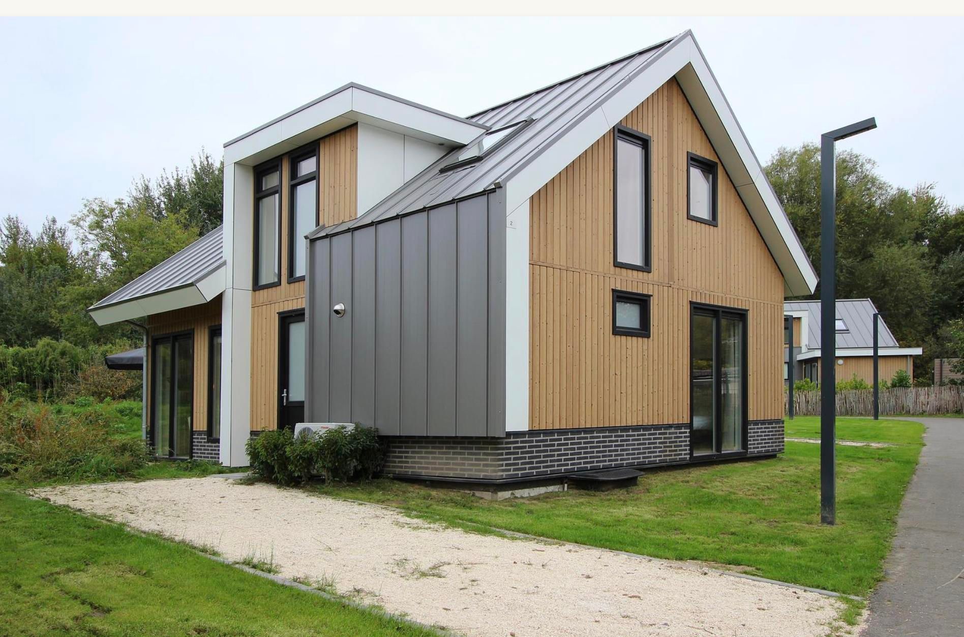 6-bedroom freehold villa in Hellevoetsluis — photo 1 of 5