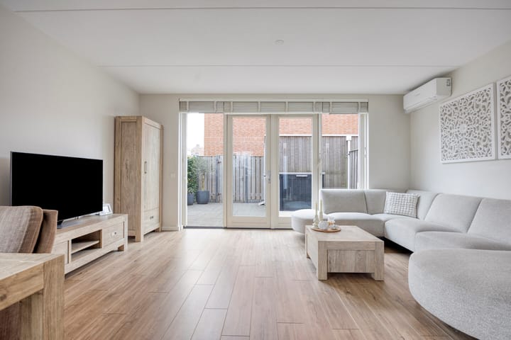 Photo 2 of Scheepvaartplein 11