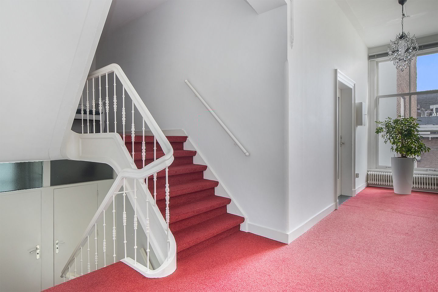 View photo 5 of Eekwal 4