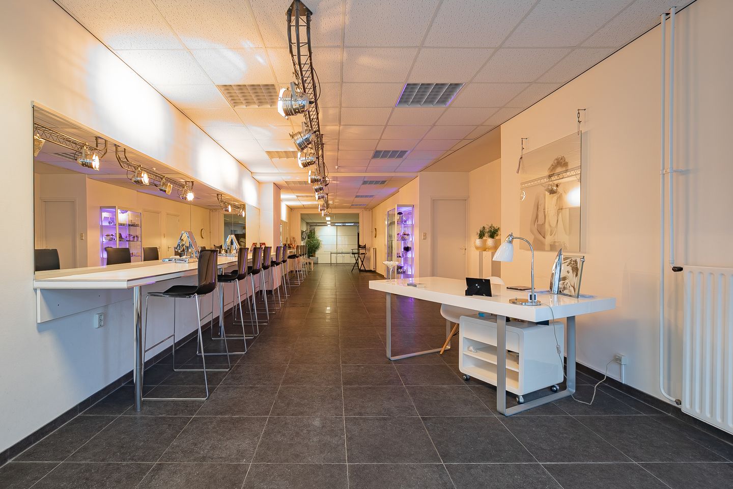 View photo 2 of Scharnerweg 10