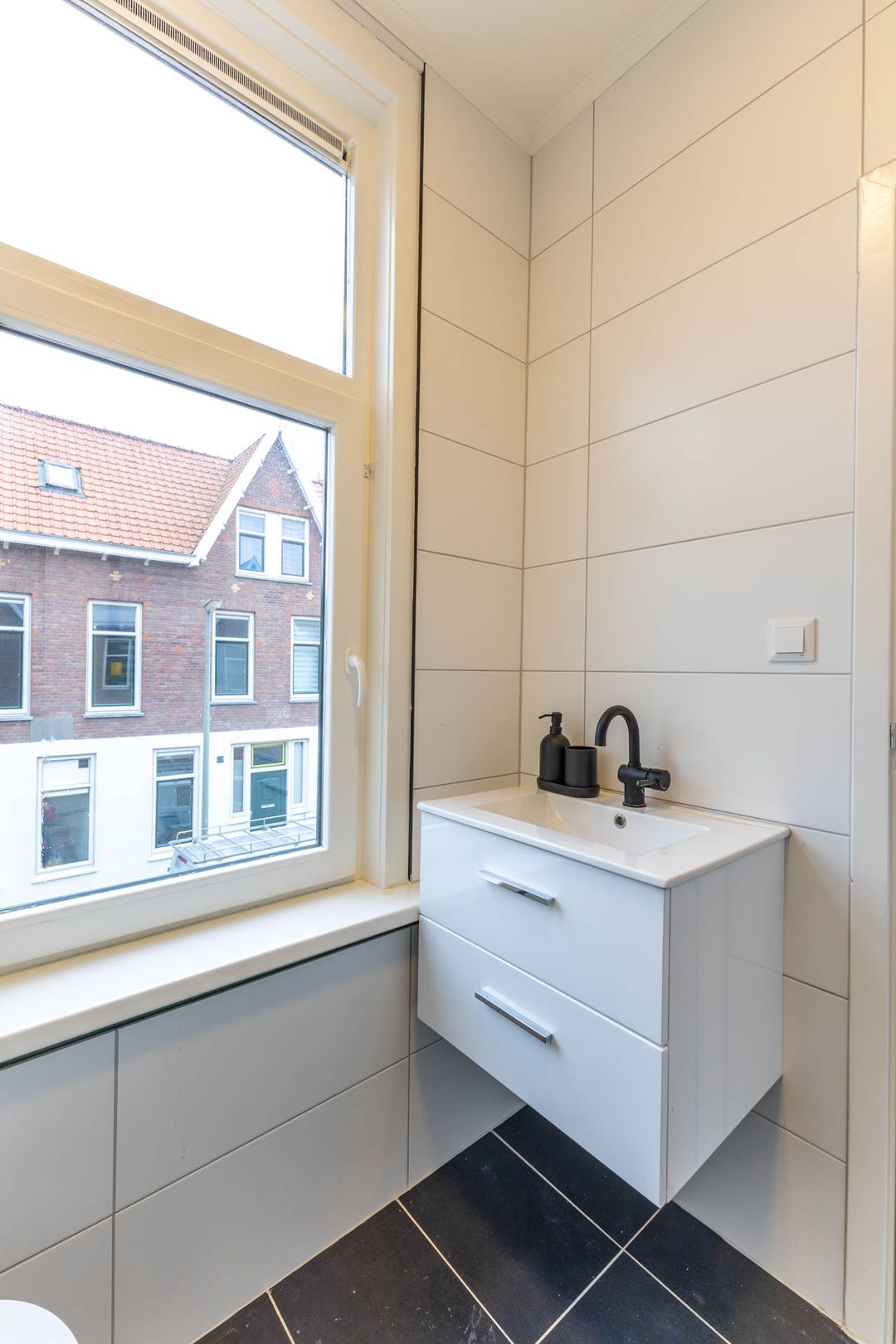 Photo 16 of Geervlietsestraat 10-A1