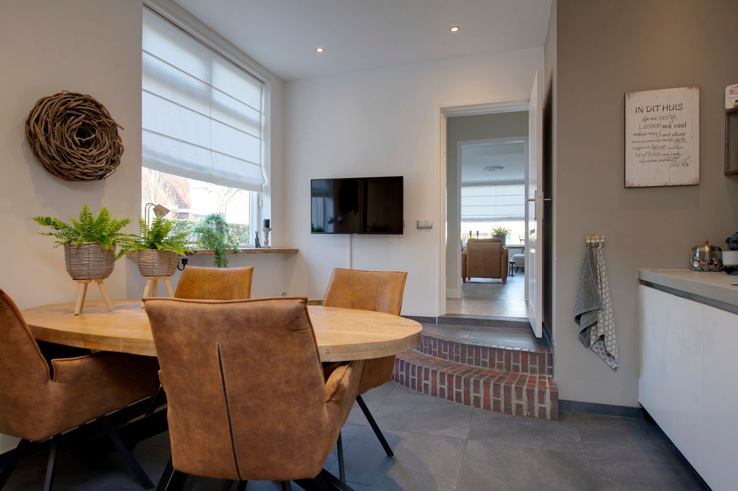 Photo 25 of Burg v Roijenstr West 31