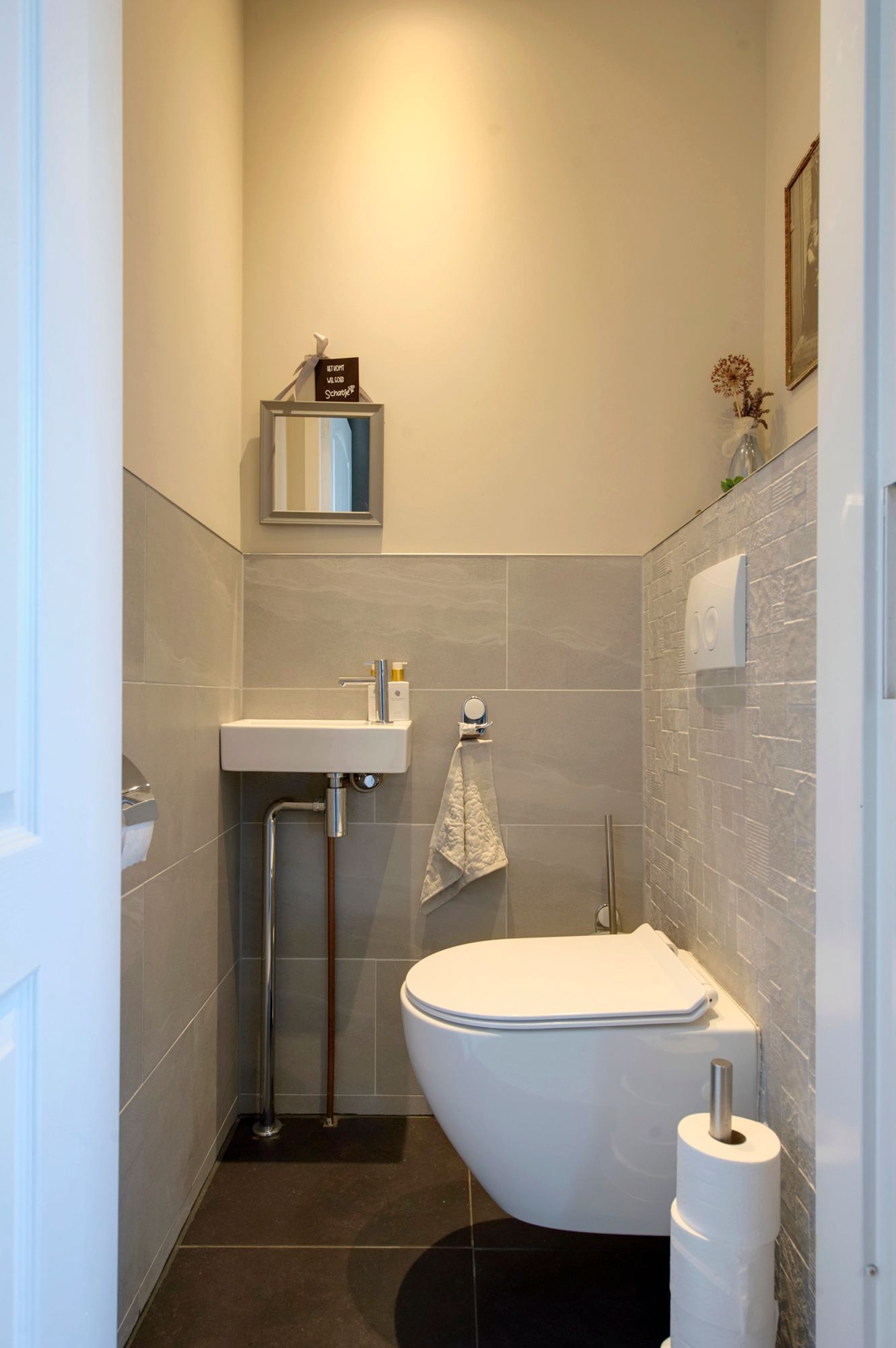 Photo 35 of Burg v Roijenstr West 31