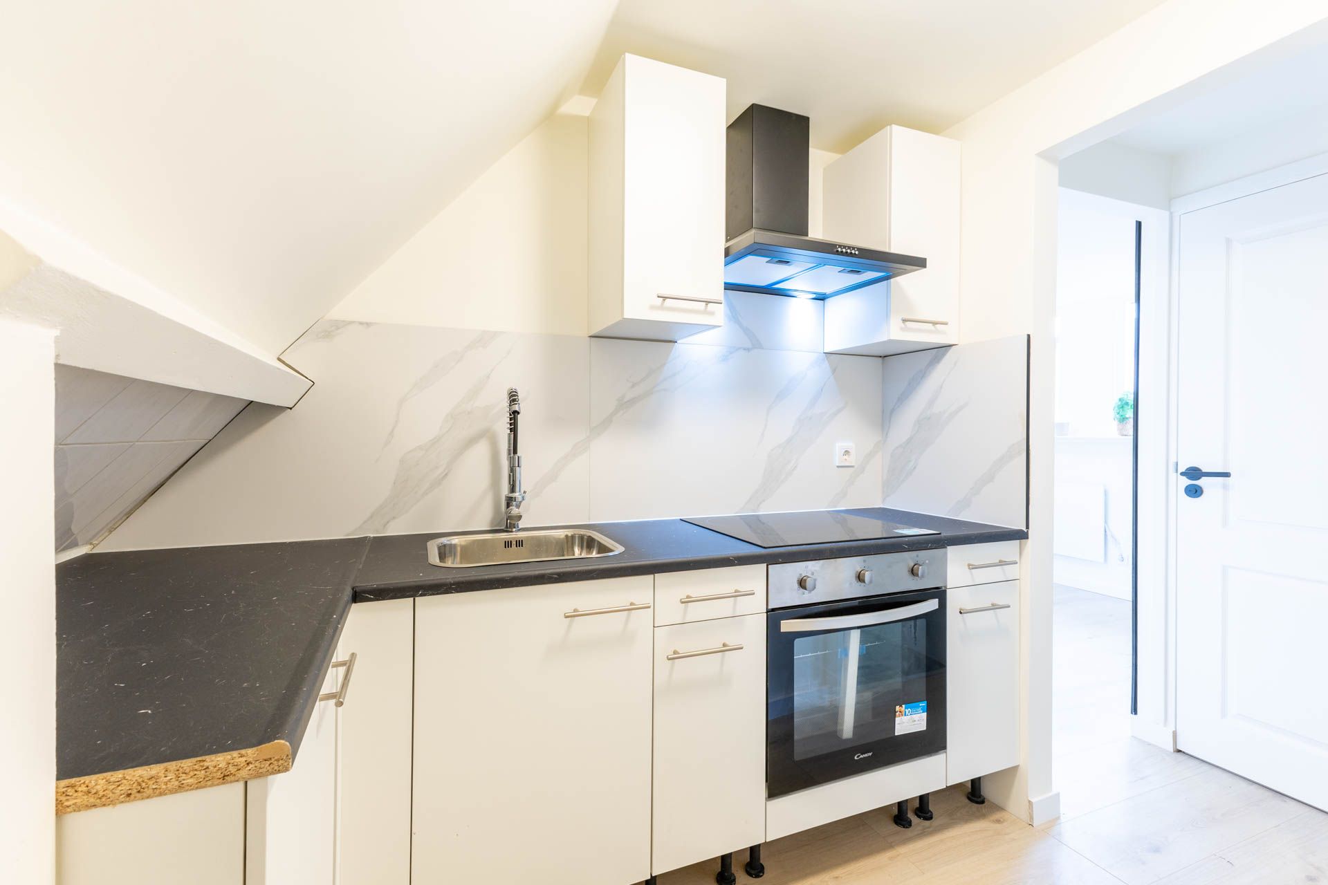 Photo 15 of Geervlietsestraat 10-A2