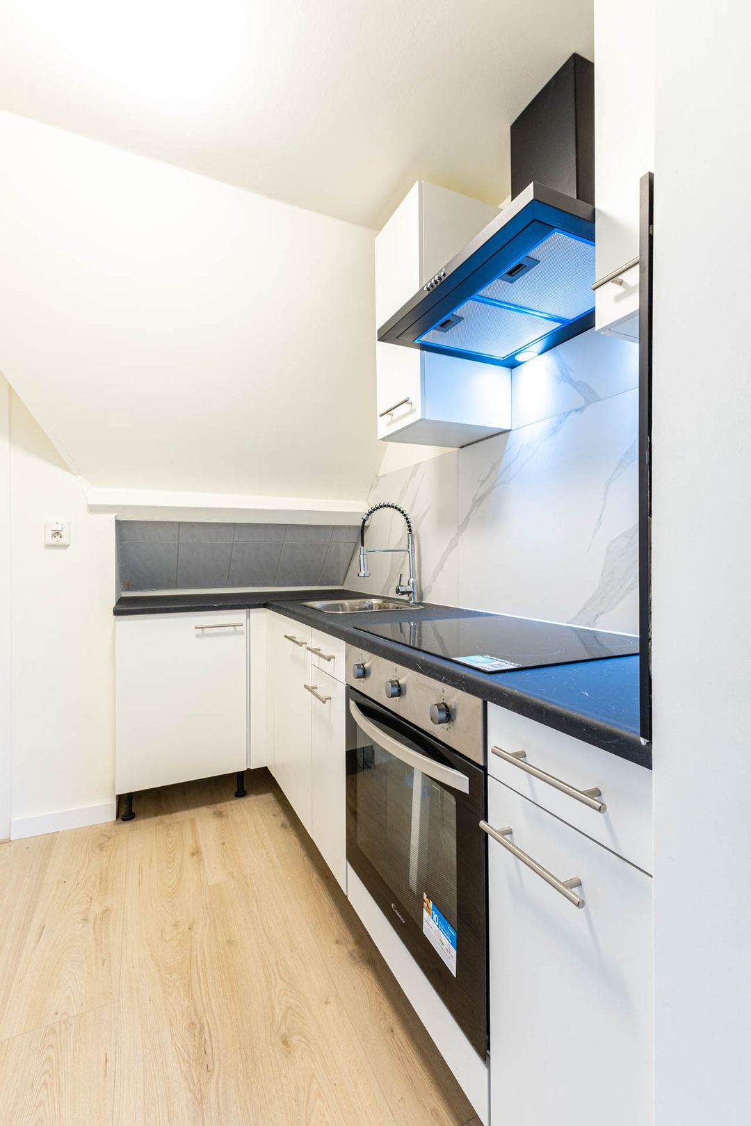 Photo 17 of Geervlietsestraat 10-A2