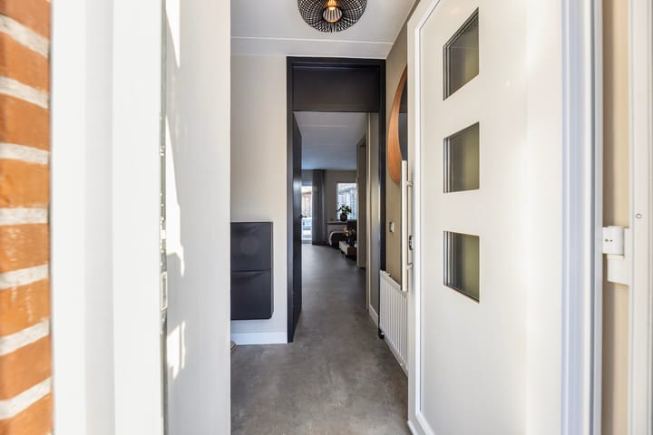 Photo 11 of Else Mauhsstraat 145