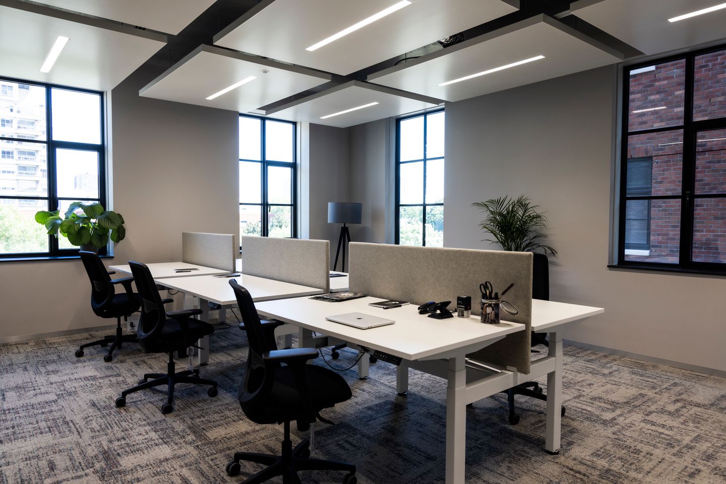 View photo 1 of Karl Weisbardstraat 181