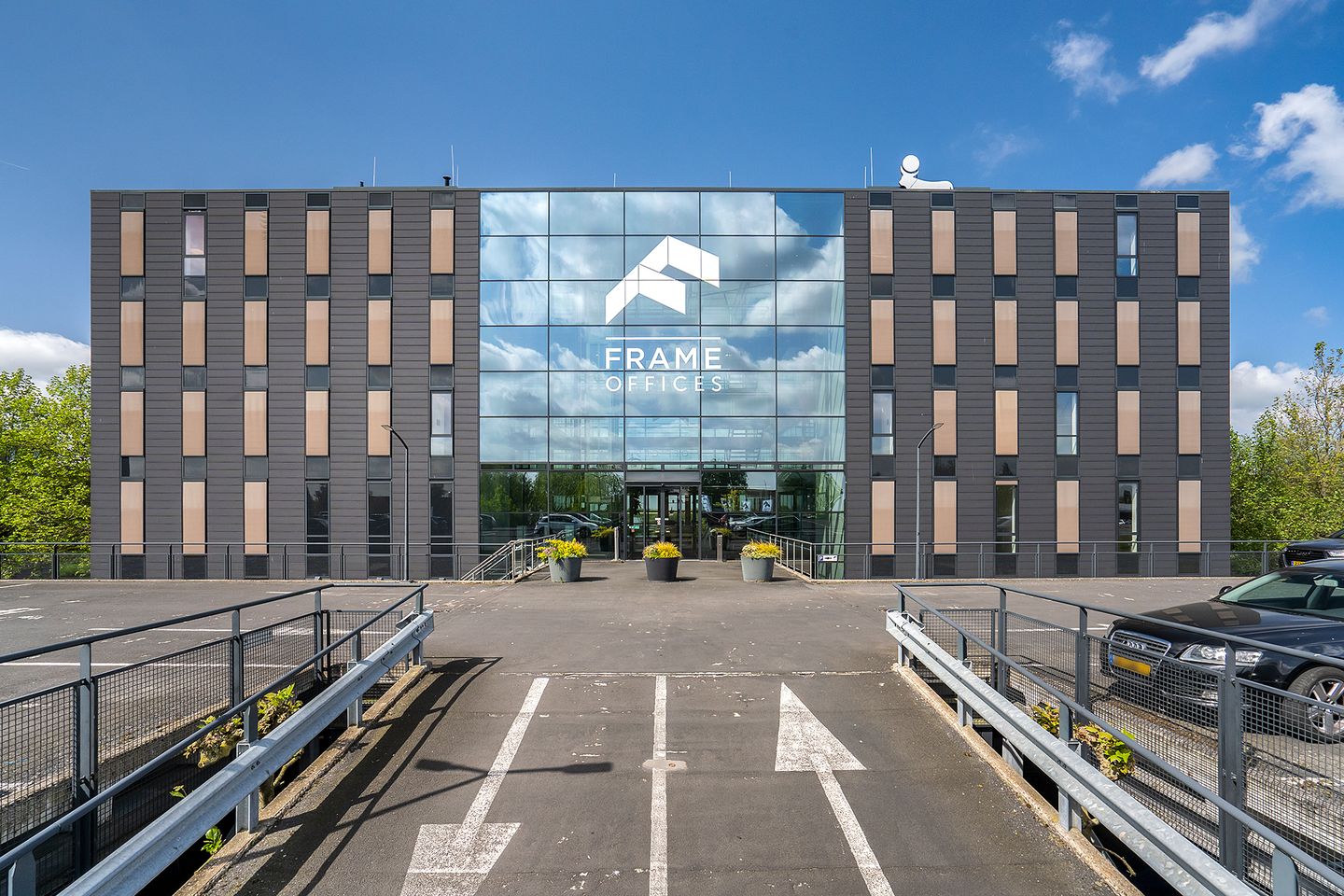 View photo 1 of Flemingweg 8