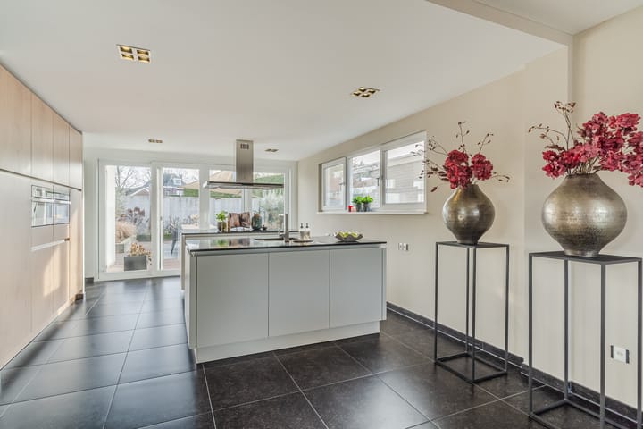 Photo 14 of Novaliastraat 3