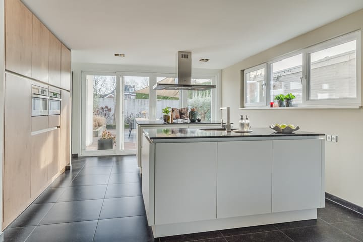 Photo 15 of Novaliastraat 3